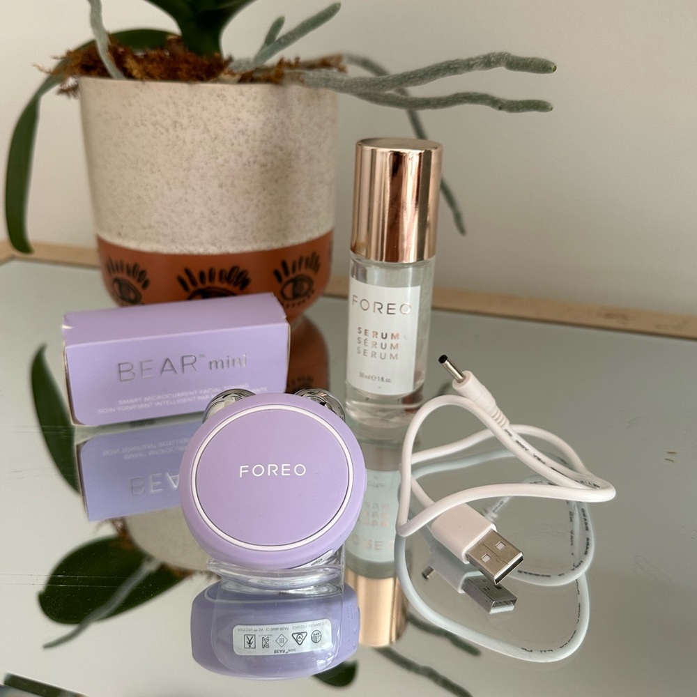 Foreo Mini Bear Compact Microcurrent